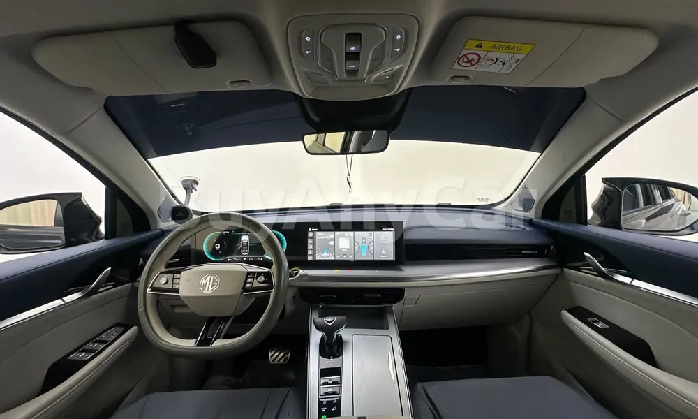Vehicle photo 5