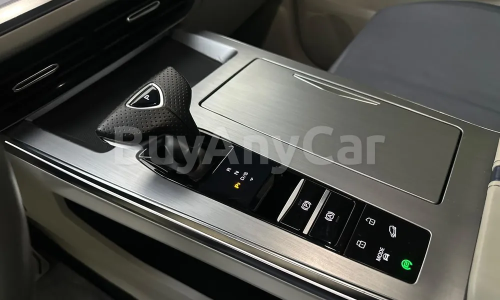 Vehicle photo 10