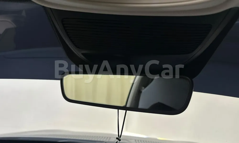 Vehicle photo 11