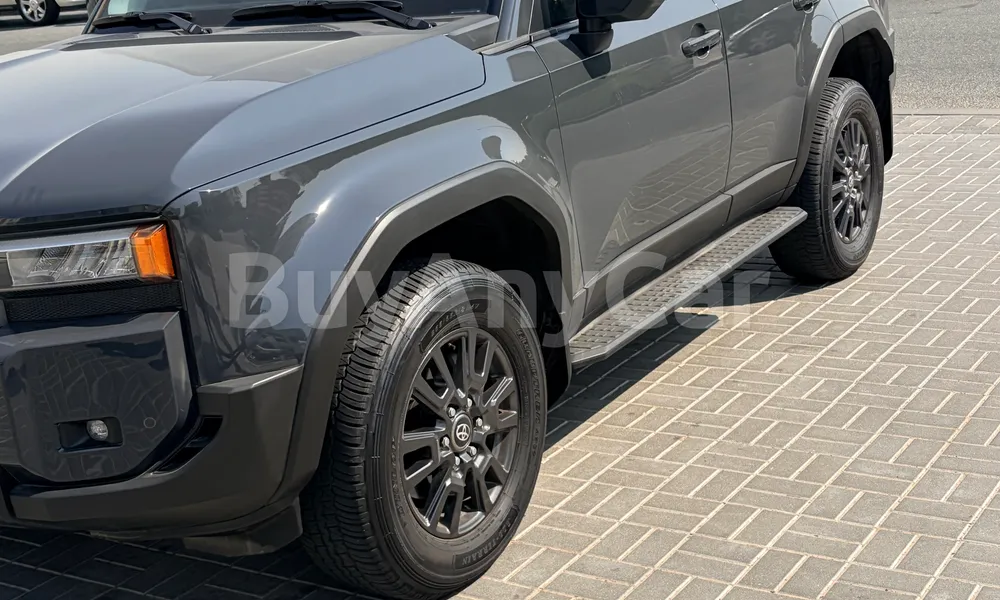 Vehicle photo 4