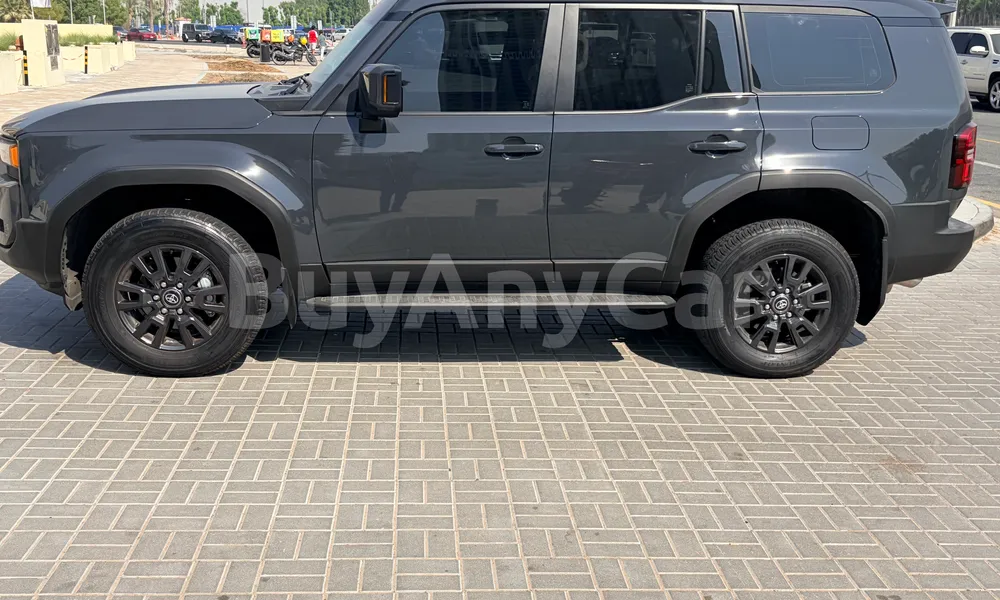 Vehicle photo 5
