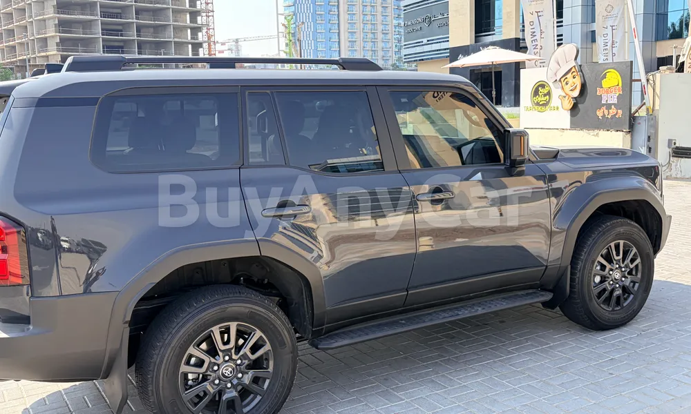 Vehicle photo 3