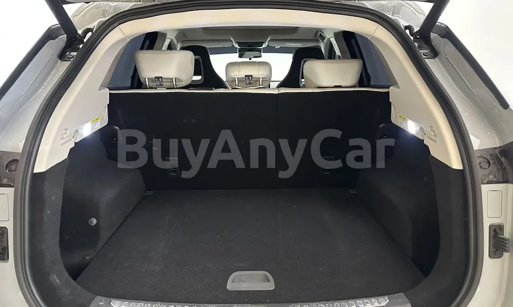 Vehicle photo 14