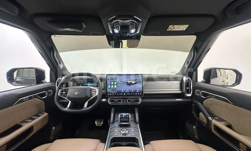 Vehicle photo 9
