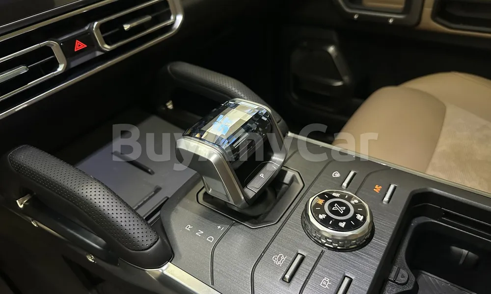 Vehicle photo 10