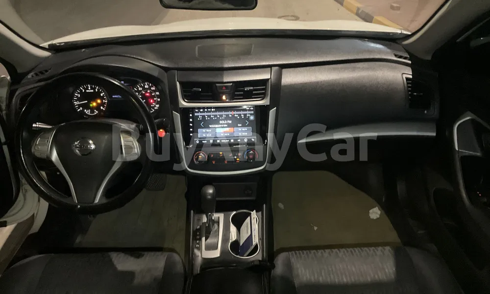 Vehicle photo 9