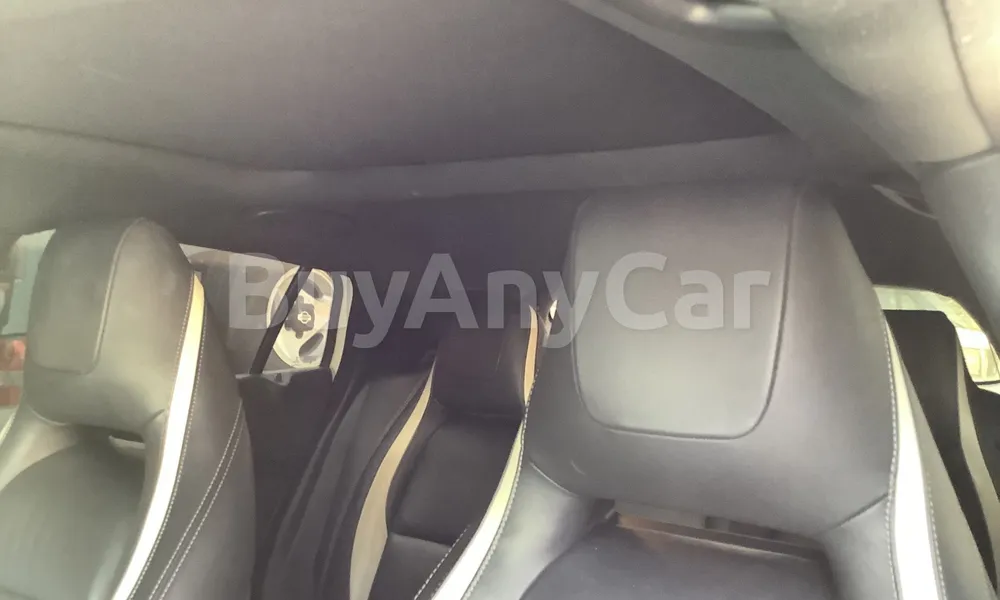Vehicle photo 9