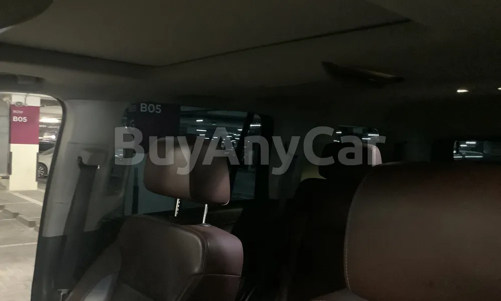 Vehicle photo 8