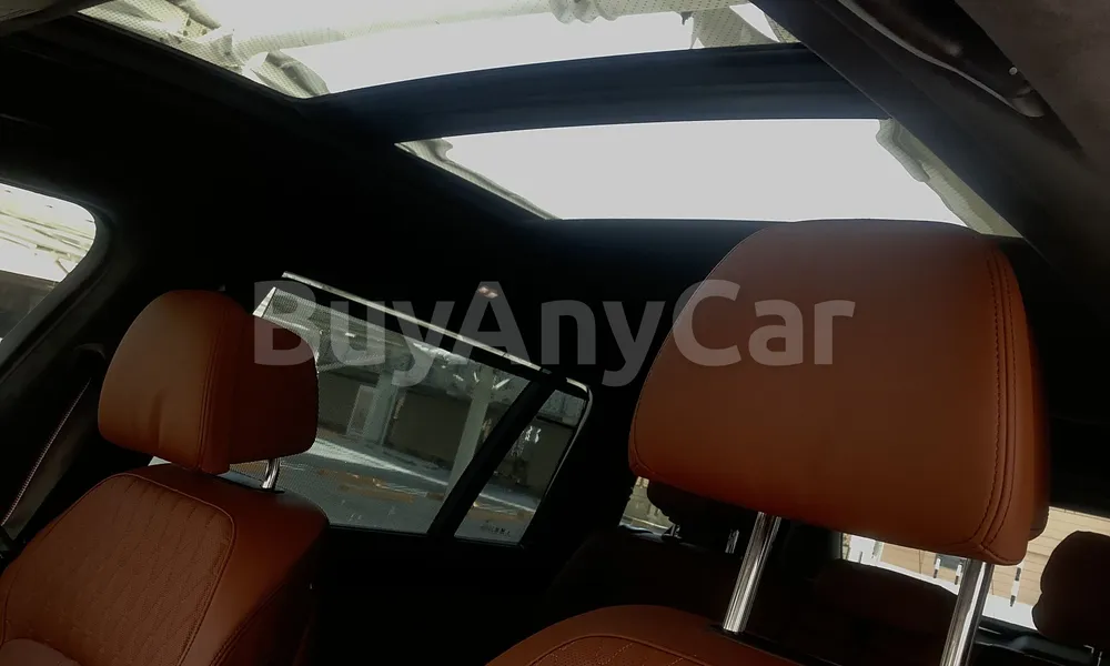 Vehicle photo 8