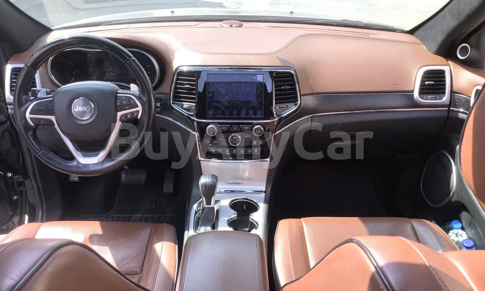 Vehicle photo 8