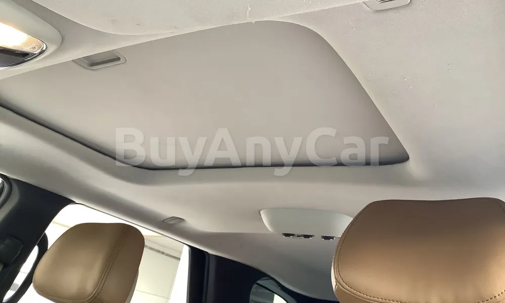 Vehicle photo 9