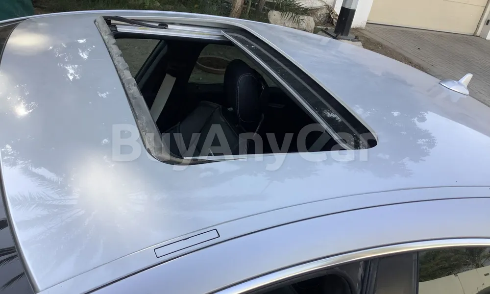 Vehicle photo 5