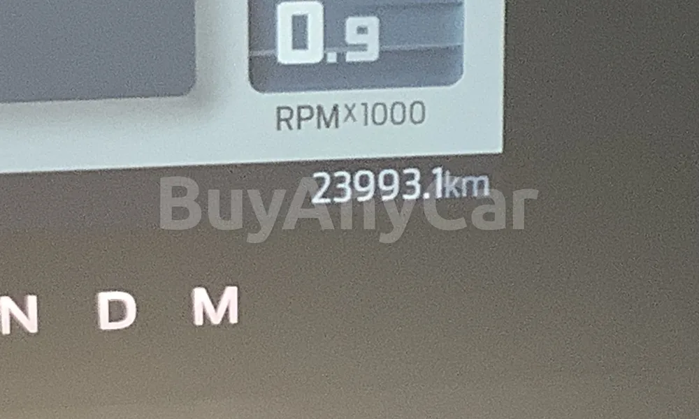 Vehicle photo 8