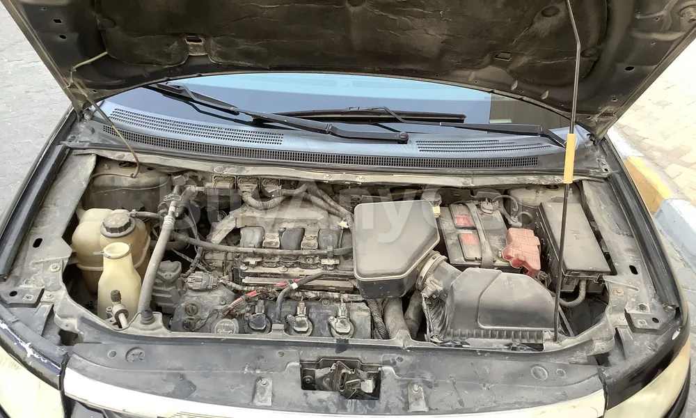 Vehicle photo 6