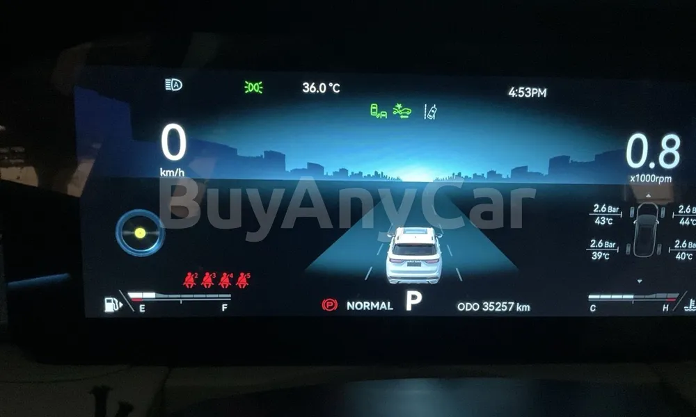 Vehicle photo 8