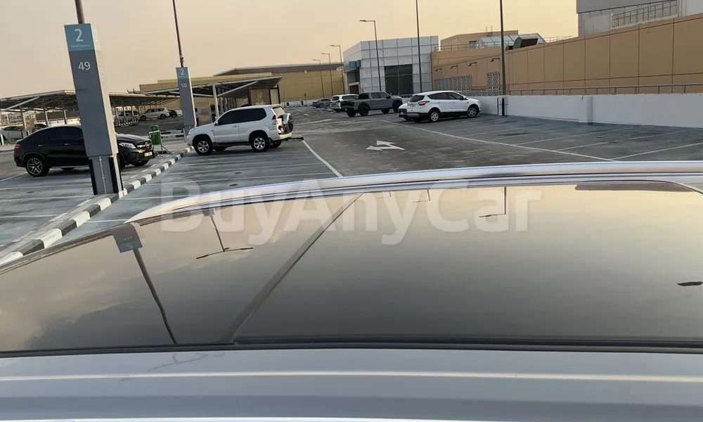 Vehicle photo 4