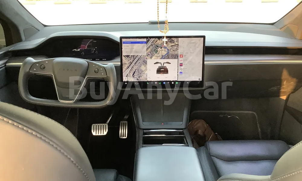 Vehicle photo 8