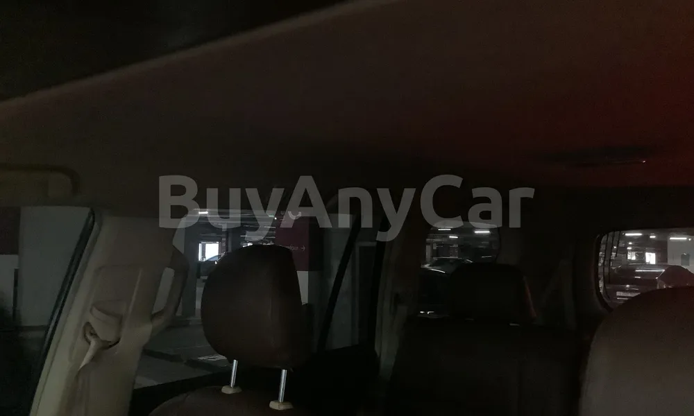 Vehicle photo 8
