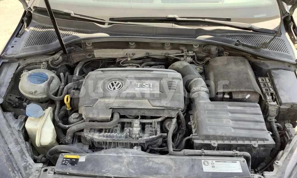 Vehicle photo 6