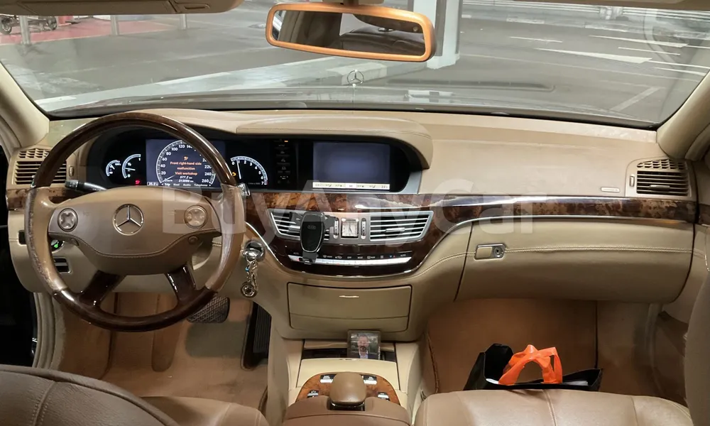 Vehicle photo 8