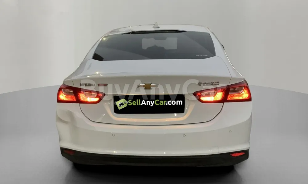 Vehicle photo 2