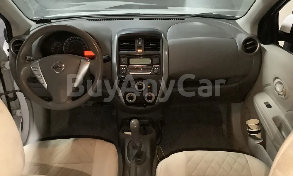 Vehicle photo 9