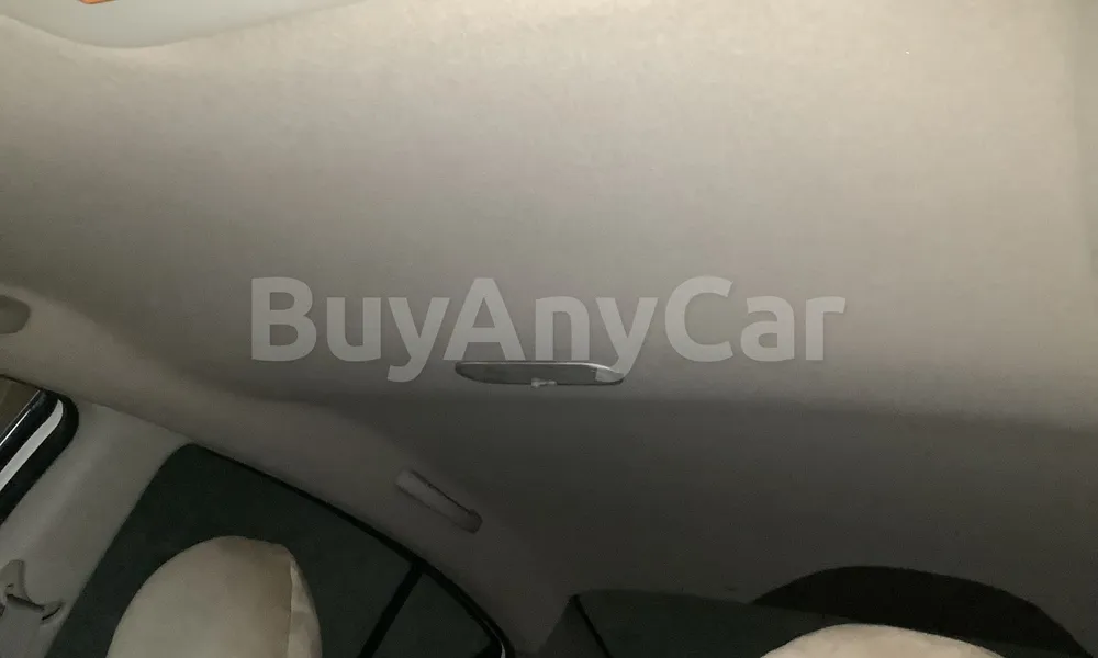 Vehicle photo 8