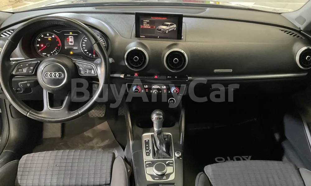 Vehicle photo 9