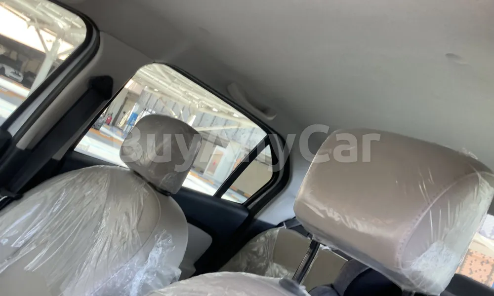 Vehicle photo 9