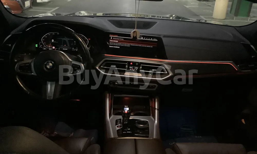 Vehicle photo 8