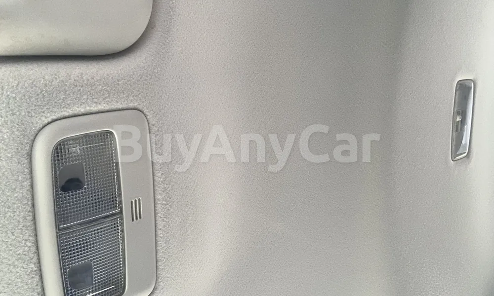 Vehicle photo 9