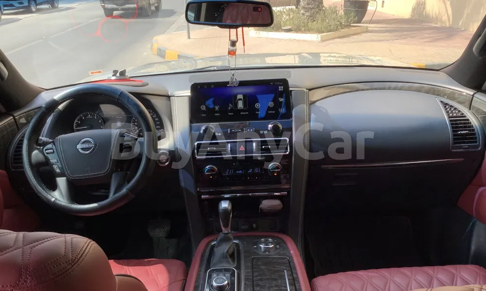 Vehicle photo 8