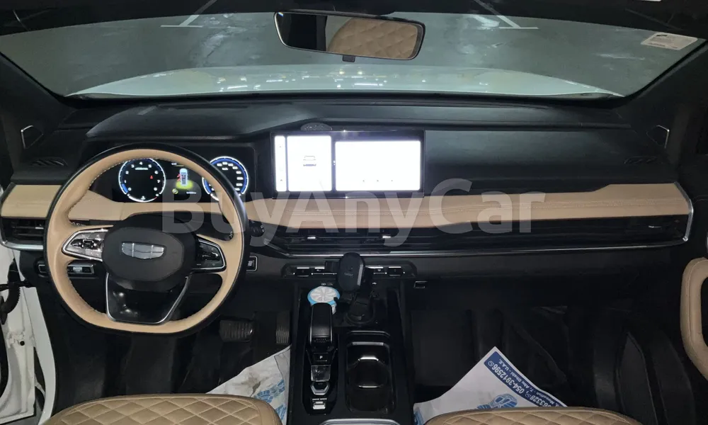 Vehicle photo 8