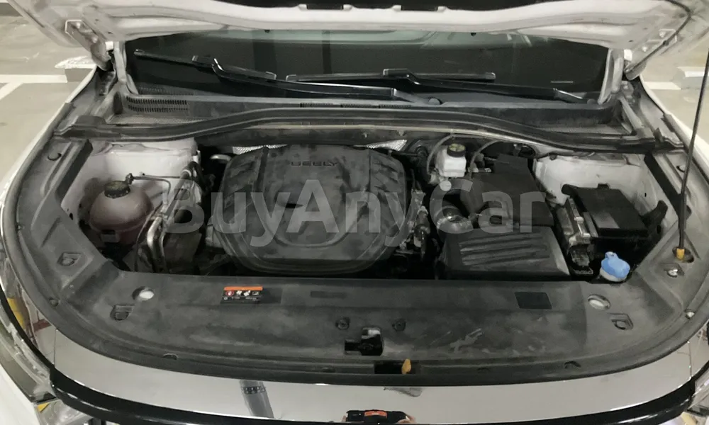Vehicle photo 6