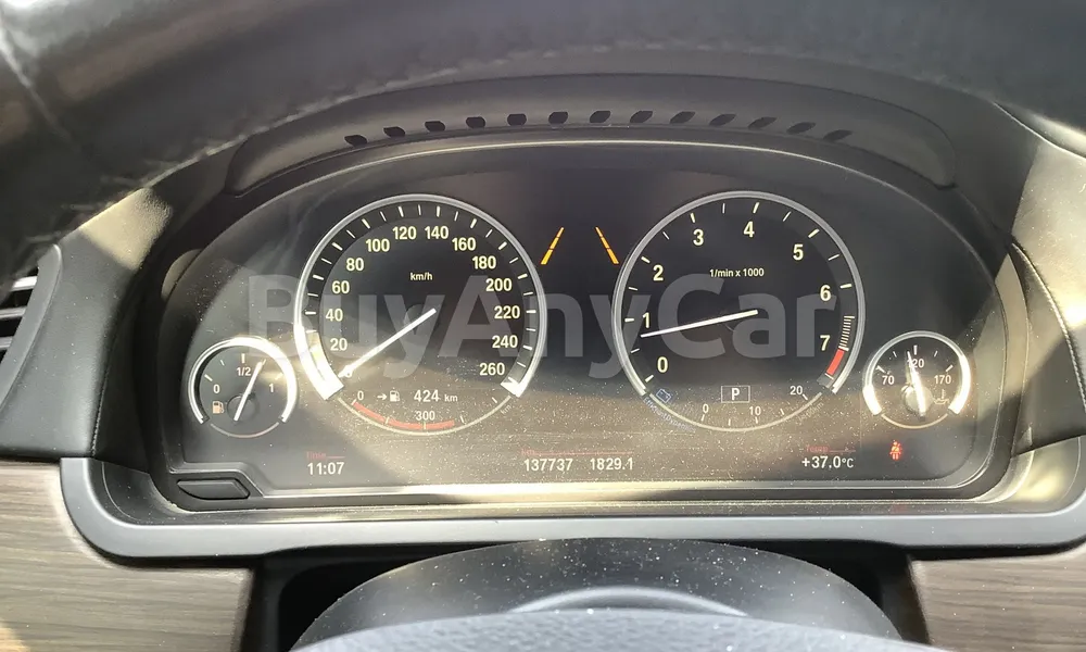 Vehicle photo 7
