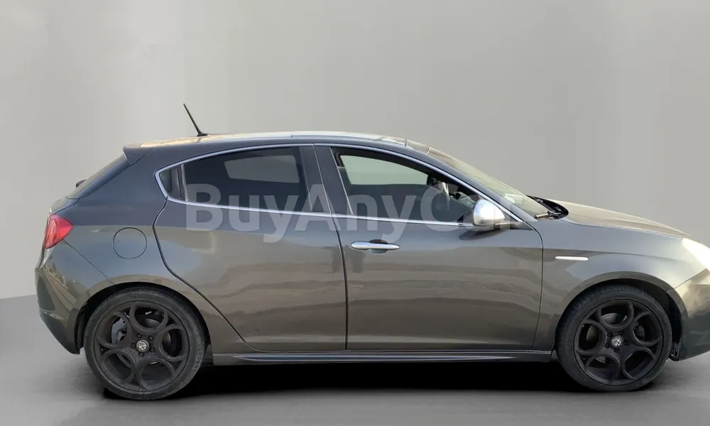 Vehicle photo 3