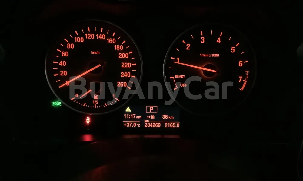 Vehicle photo 6