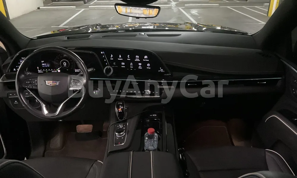 Vehicle photo 9