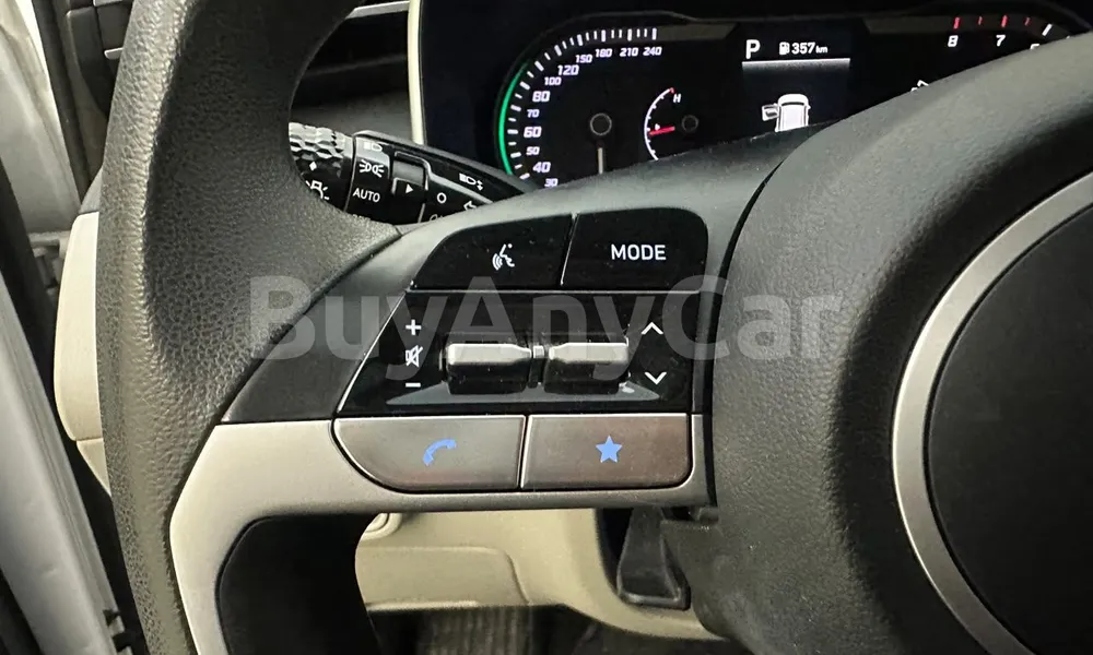 Vehicle photo 12