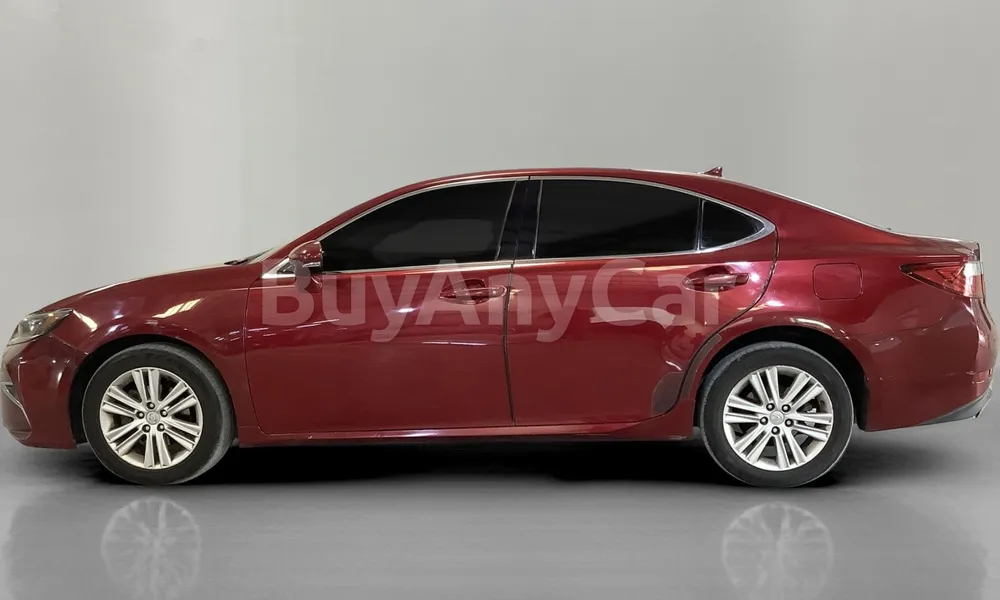Vehicle photo 4