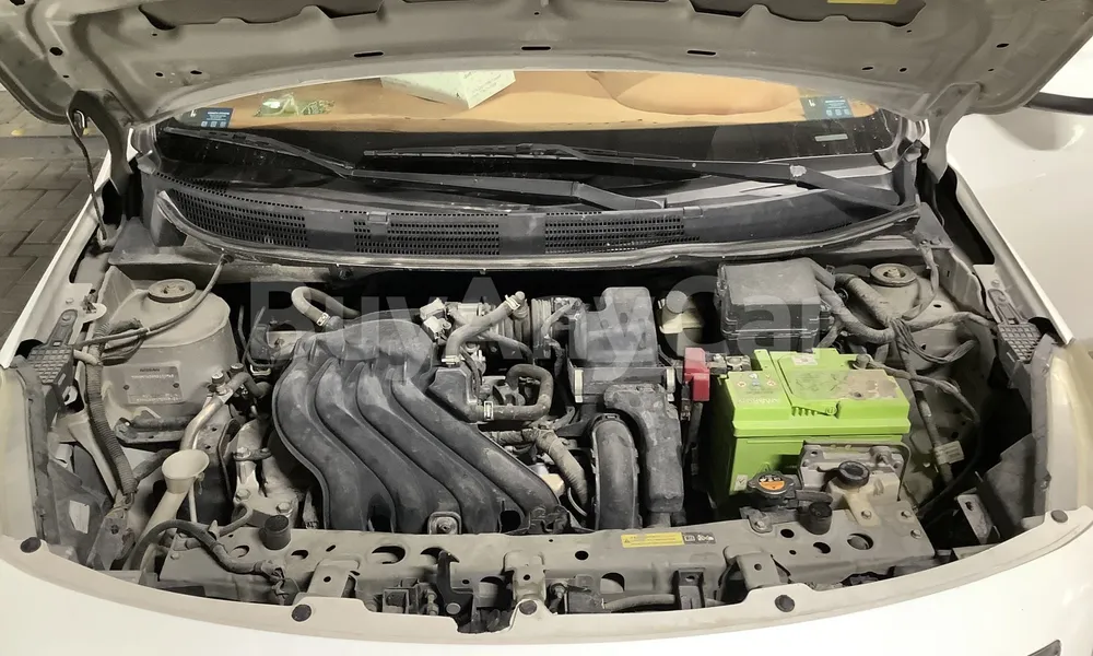 Vehicle photo 6