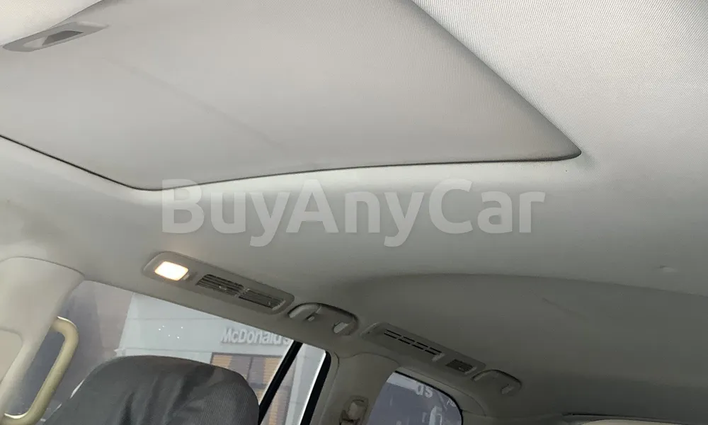 Vehicle photo 9