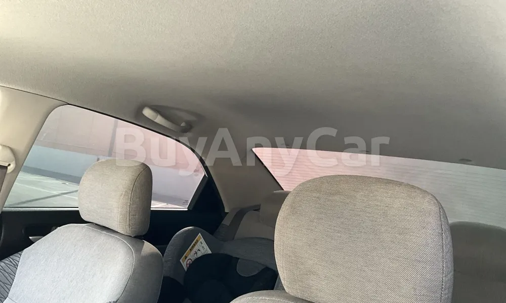 Vehicle photo 9