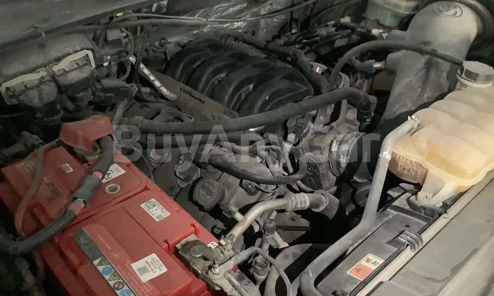Vehicle photo 6