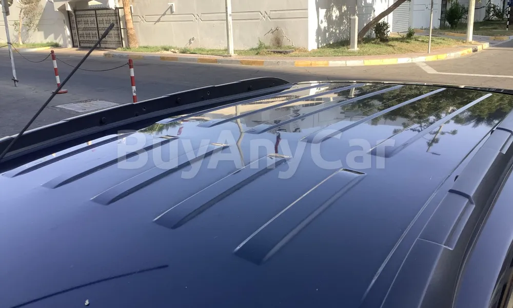 Vehicle photo 5