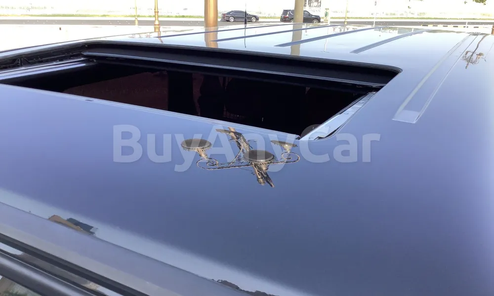 Vehicle photo 5