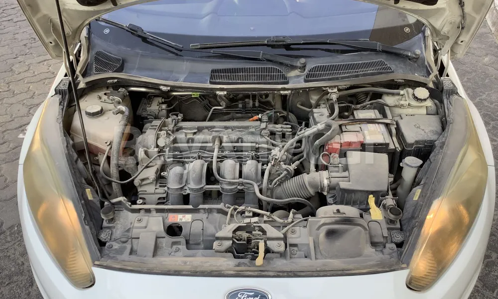 Vehicle photo 6