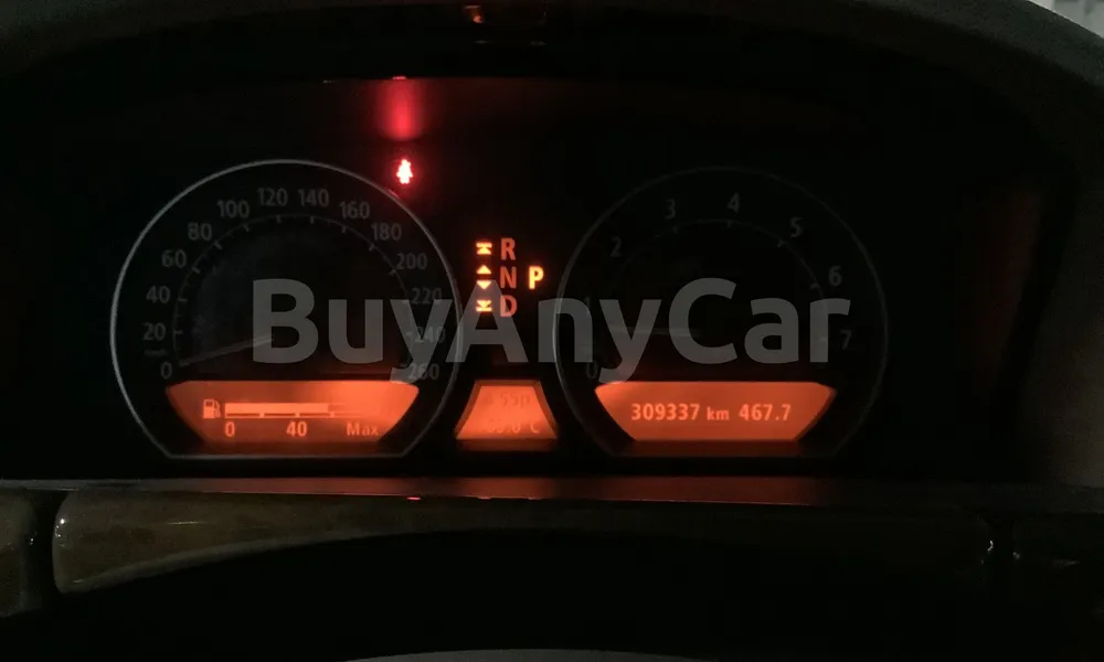Vehicle photo 5