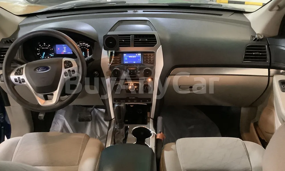 Vehicle photo 8
