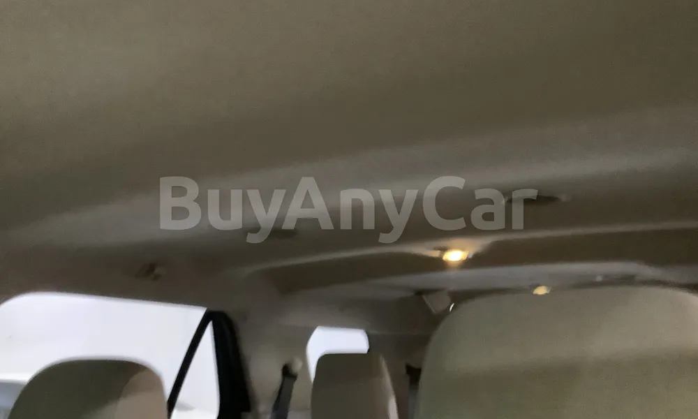 Vehicle photo 9